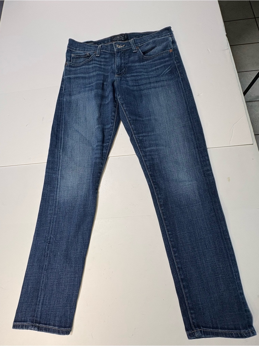 5/$15 Lucky Brand Jeans Size 6 (28)
